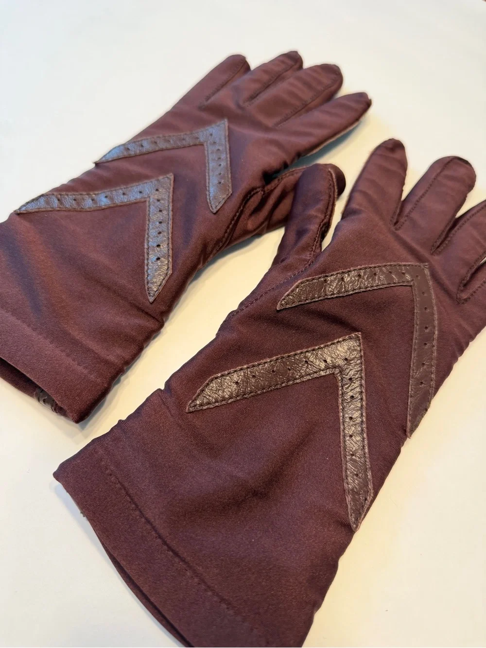 Womens Isotoner Burgundy Stretch Gloves One Size Faux Leather Trim Vintage Style